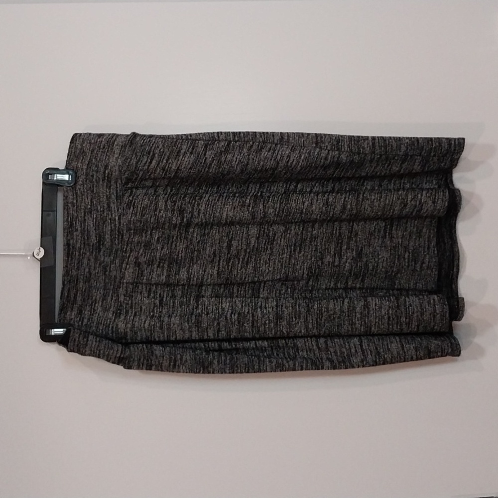 966 Apartment 9 black heathered lined skirt